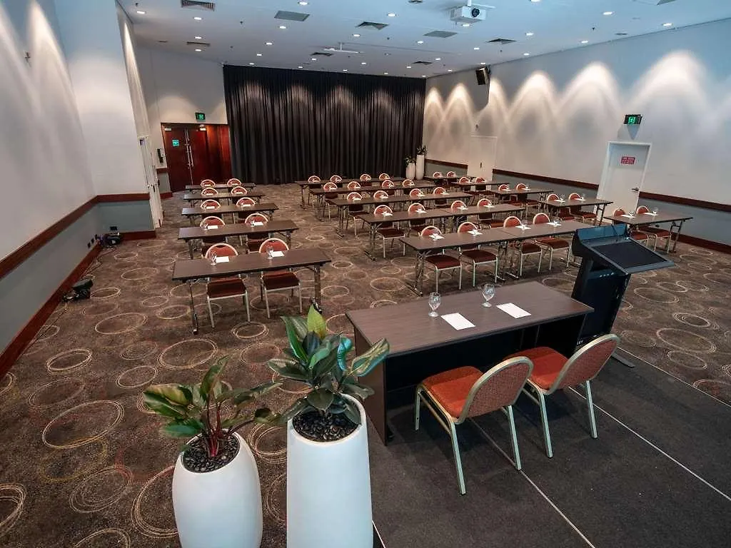 Novotel Perth Langley 4*,